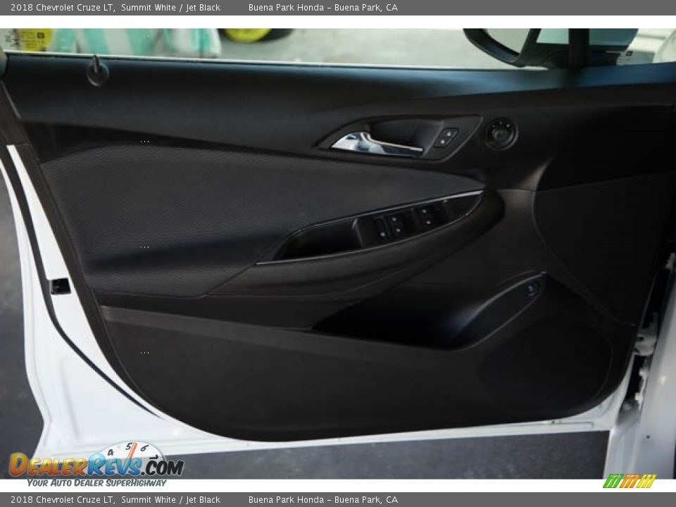 2018 Chevrolet Cruze LT Summit White / Jet Black Photo #29