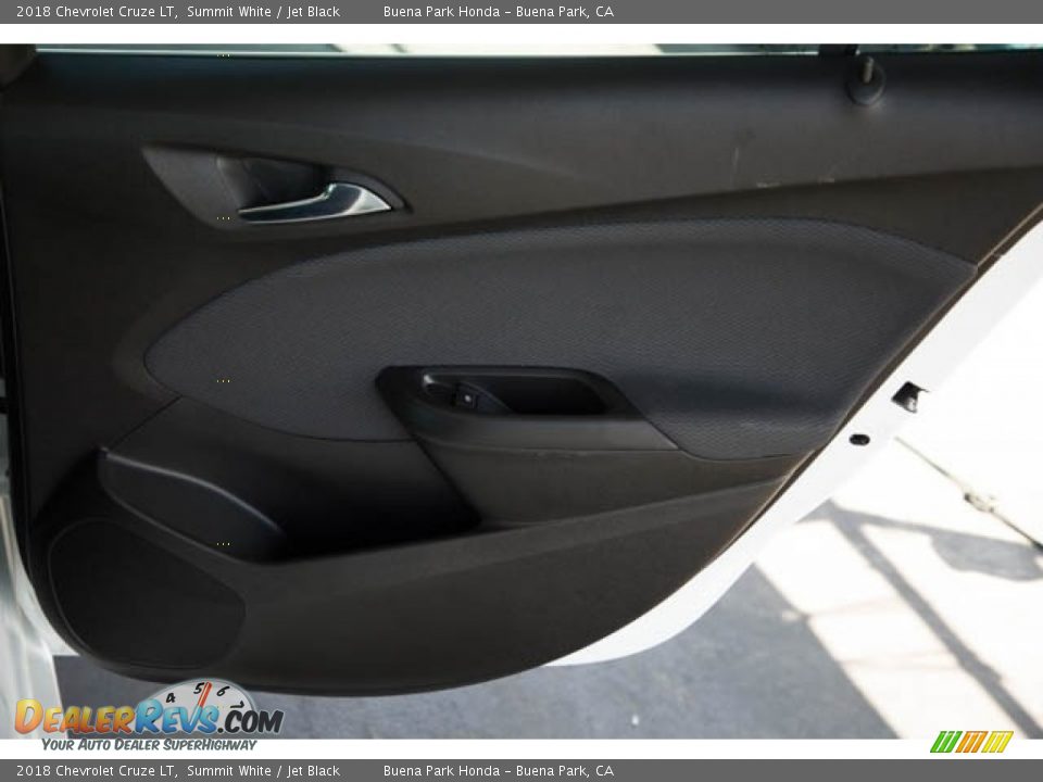 2018 Chevrolet Cruze LT Summit White / Jet Black Photo #32