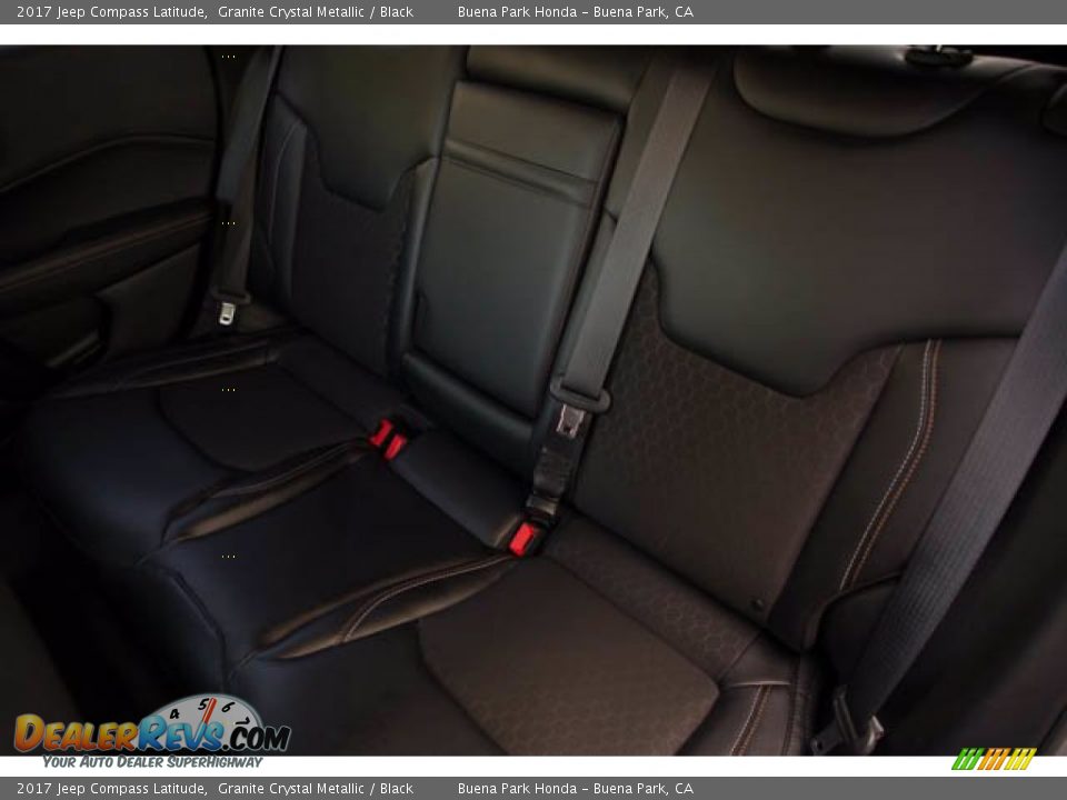 2017 Jeep Compass Latitude Granite Crystal Metallic / Black Photo #16