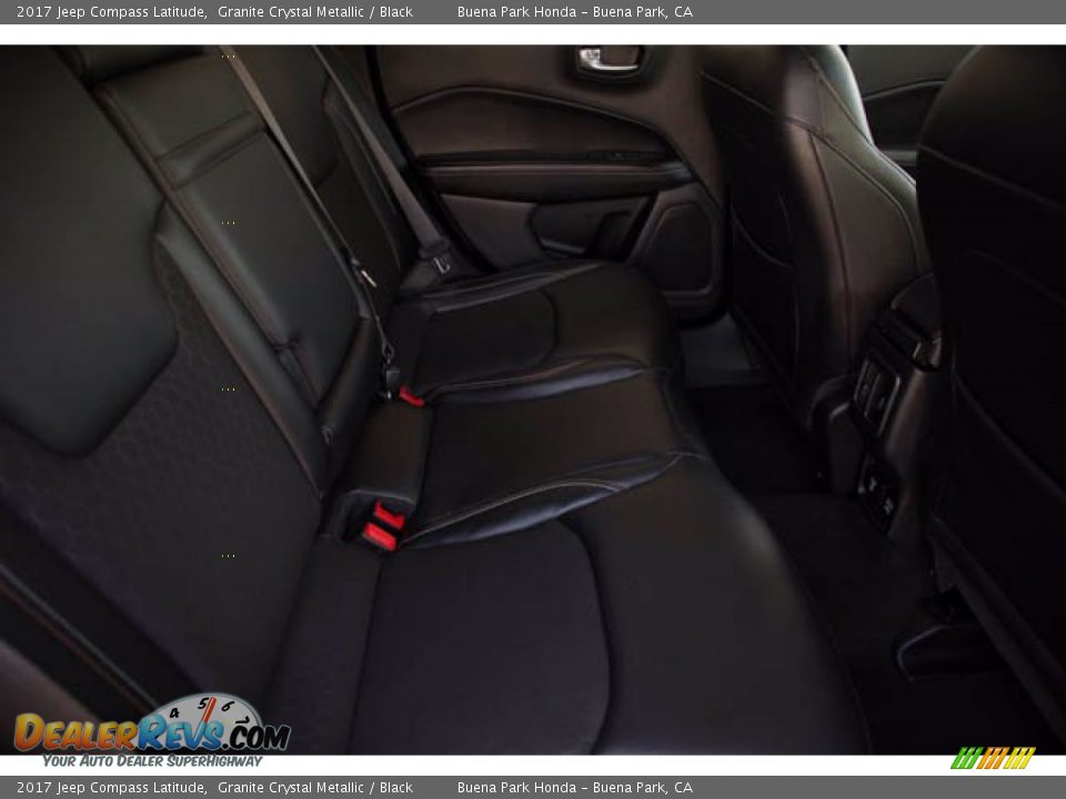 2017 Jeep Compass Latitude Granite Crystal Metallic / Black Photo #18