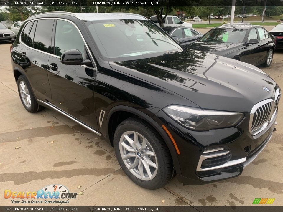 Front 3/4 View of 2021 BMW X5 xDrive40i Photo #1