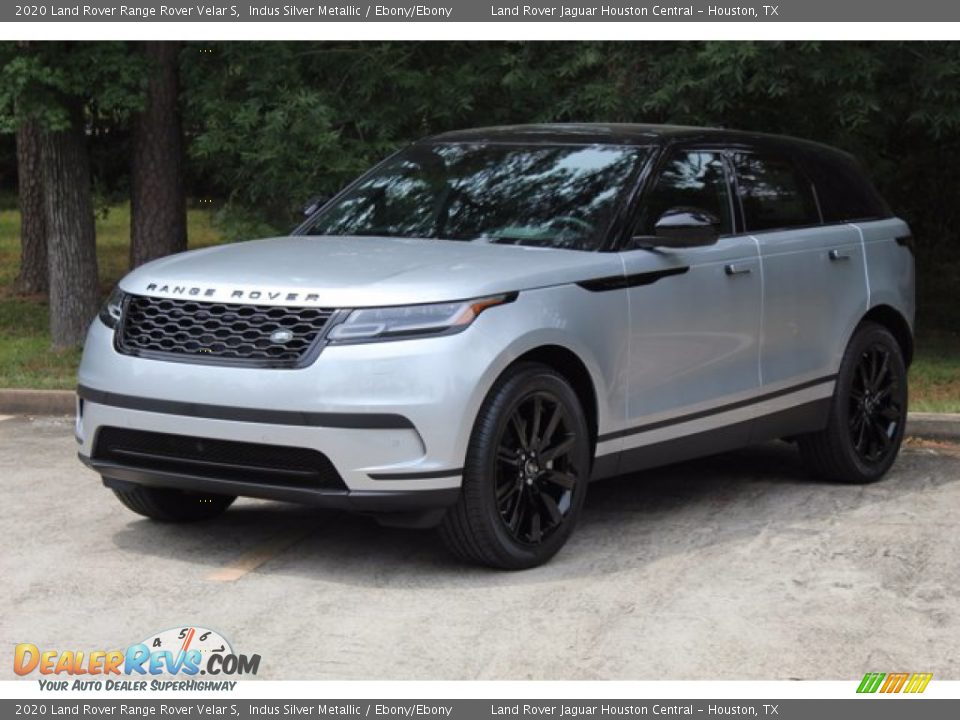 Front 3/4 View of 2020 Land Rover Range Rover Velar S Photo #2