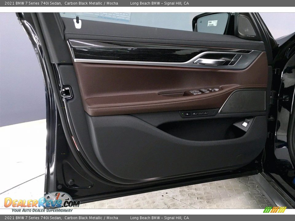 Door Panel of 2021 BMW 7 Series 740i Sedan Photo #13
