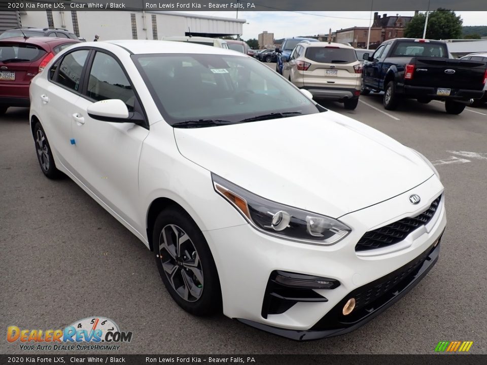 Front 3/4 View of 2020 Kia Forte LXS Photo #3