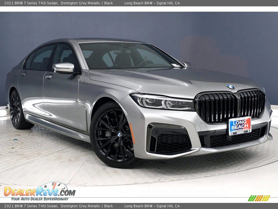 Front 3/4 View of 2021 BMW 7 Series 740i Sedan Photo #19