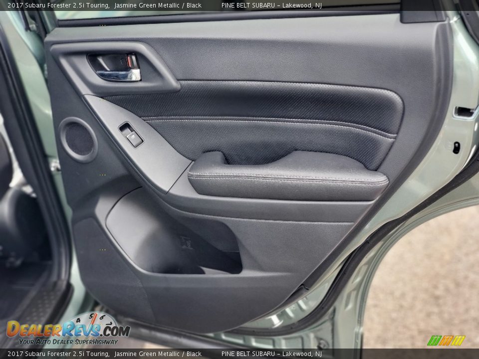 2017 Subaru Forester 2.5i Touring Jasmine Green Metallic / Black Photo #25