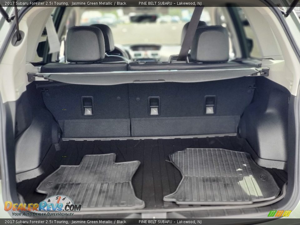 2017 Subaru Forester 2.5i Touring Jasmine Green Metallic / Black Photo #28