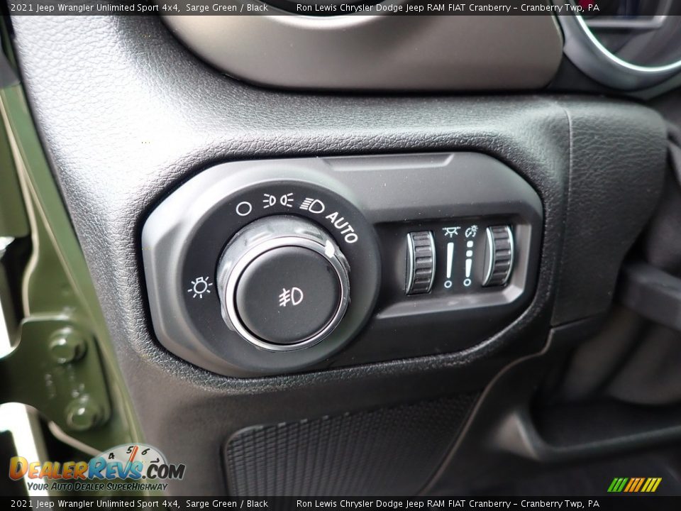 Controls of 2021 Jeep Wrangler Unlimited Sport 4x4 Photo #16