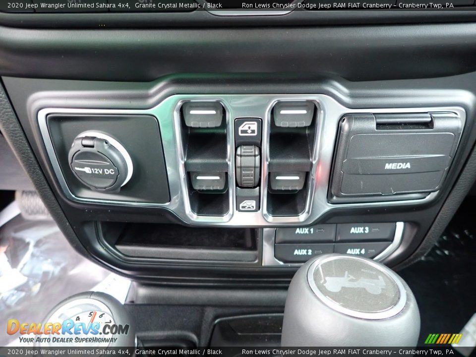 2020 Jeep Wrangler Unlimited Sahara 4x4 Granite Crystal Metallic / Black Photo #18