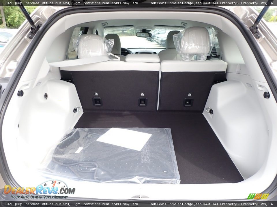 2020 Jeep Cherokee Latitude Plus 4x4 Light Brownstone Pearl / Ski Gray/Black Photo #7
