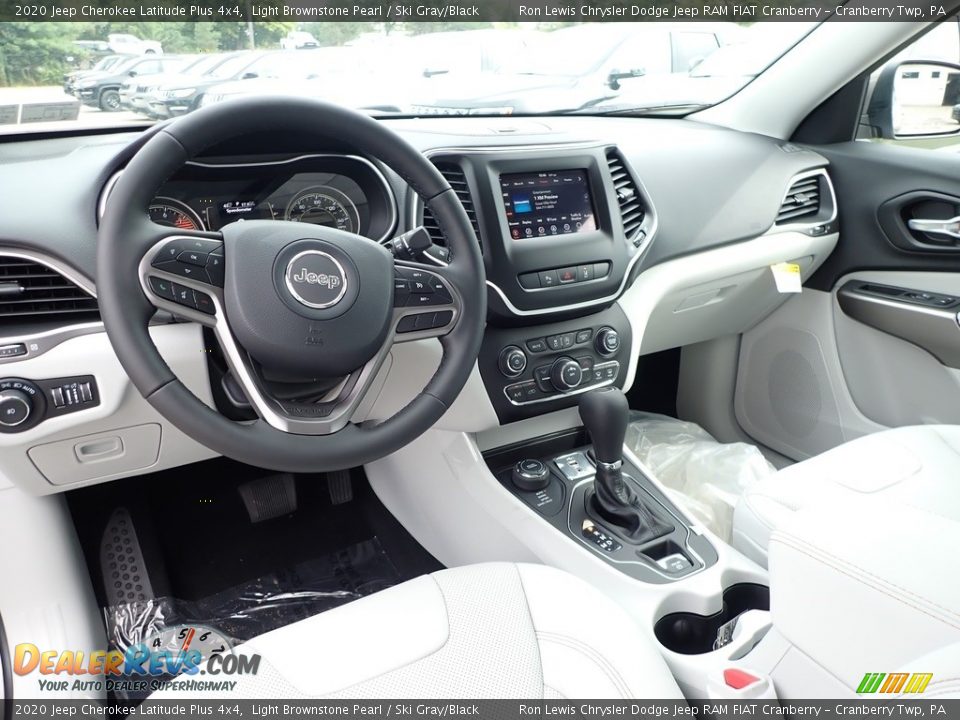 2020 Jeep Cherokee Latitude Plus 4x4 Light Brownstone Pearl / Ski Gray/Black Photo #15