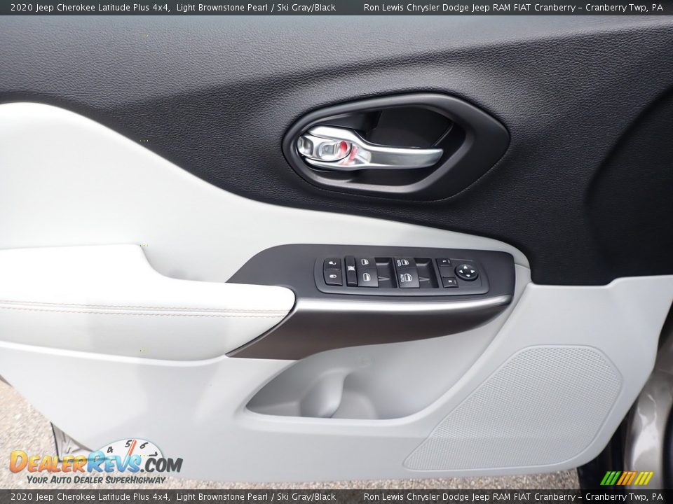 2020 Jeep Cherokee Latitude Plus 4x4 Light Brownstone Pearl / Ski Gray/Black Photo #16