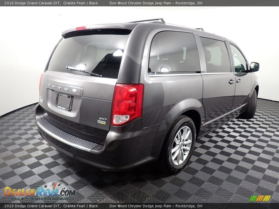 2019 Dodge Grand Caravan SXT Granite Pearl / Black Photo #18