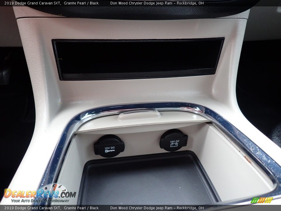2019 Dodge Grand Caravan SXT Granite Pearl / Black Photo #31