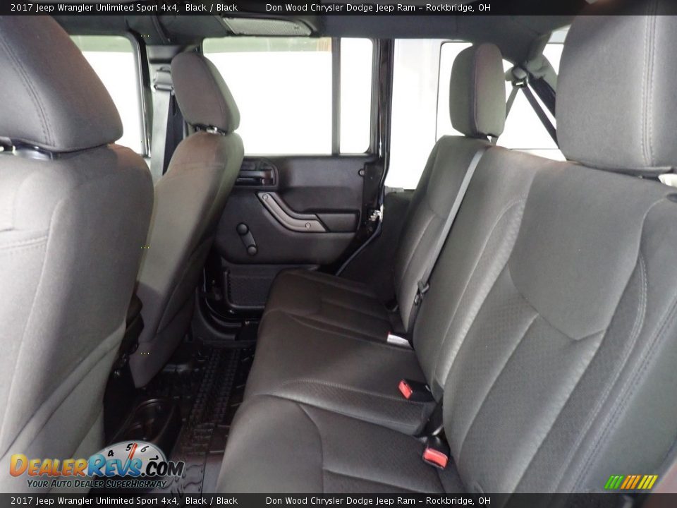 2017 Jeep Wrangler Unlimited Sport 4x4 Black / Black Photo #23