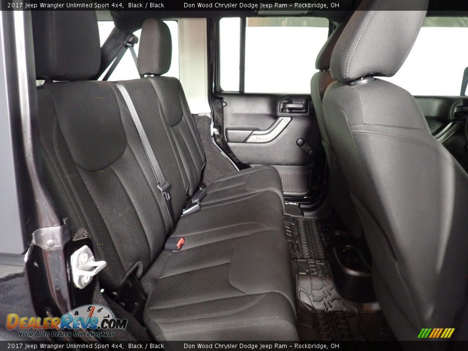 2017 Jeep Wrangler Unlimited Sport 4x4 Black / Black Photo #26