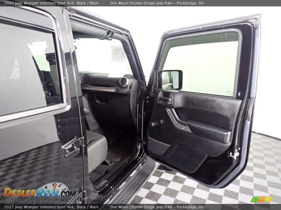 2017 Jeep Wrangler Unlimited Sport 4x4 Black / Black Photo #27