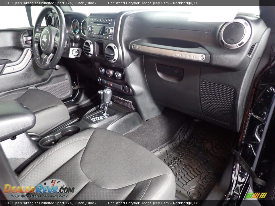 2017 Jeep Wrangler Unlimited Sport 4x4 Black / Black Photo #29