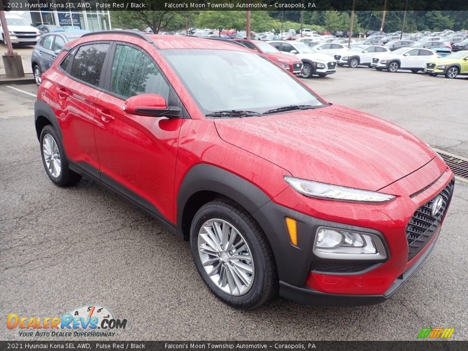 Front 3/4 View of 2021 Hyundai Kona SEL AWD Photo #3