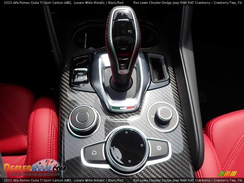 2020 Alfa Romeo Giulia TI Sport Carbon AWD Shifter Photo #20