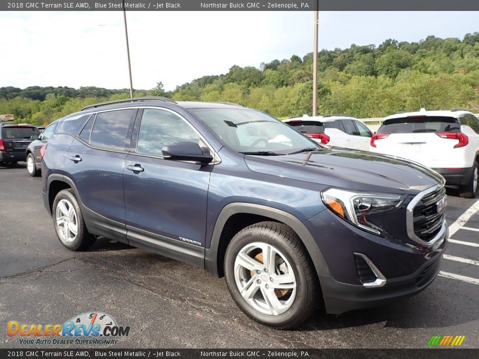 Front 3/4 View of 2018 GMC Terrain SLE AWD Photo #4