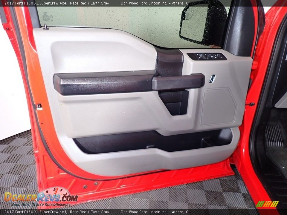 Door Panel of 2017 Ford F150 XL SuperCrew 4x4 Photo #15