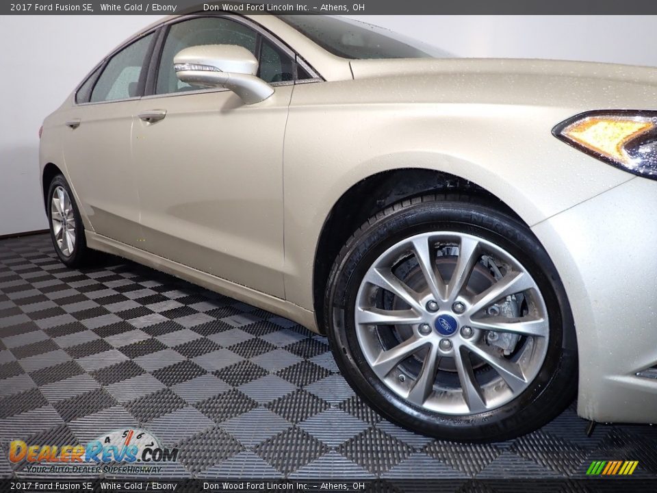 2017 Ford Fusion SE White Gold / Ebony Photo #3