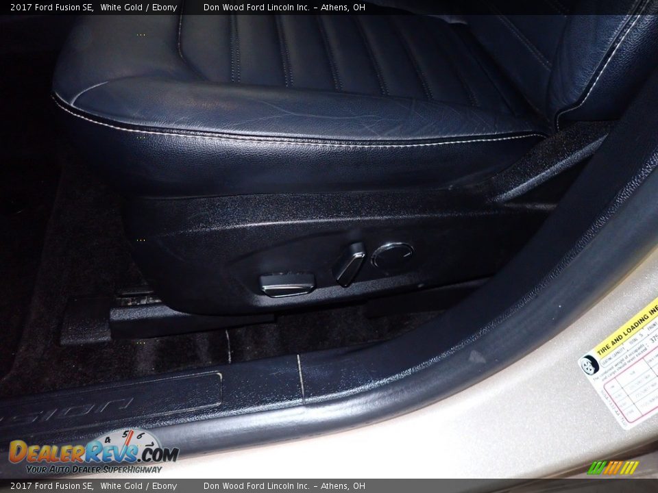 2017 Ford Fusion SE White Gold / Ebony Photo #17