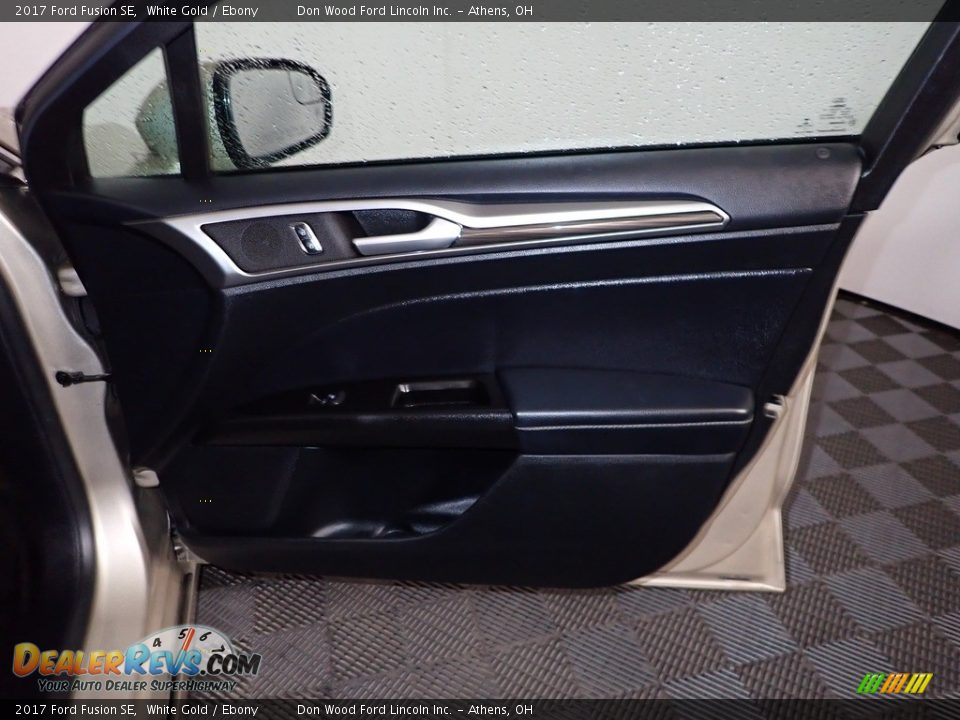 2017 Ford Fusion SE White Gold / Ebony Photo #24