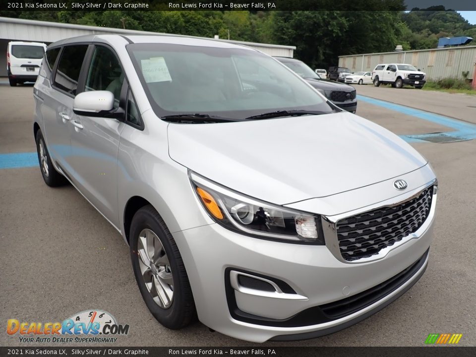 Front 3/4 View of 2021 Kia Sedona LX Photo #3
