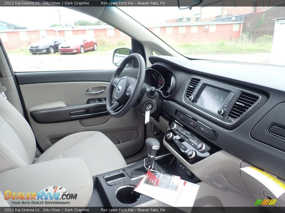 Dashboard of 2021 Kia Sedona LX Photo #11