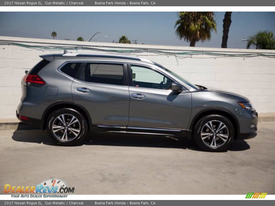 Gun Metallic 2017 Nissan Rogue SL Photo #10