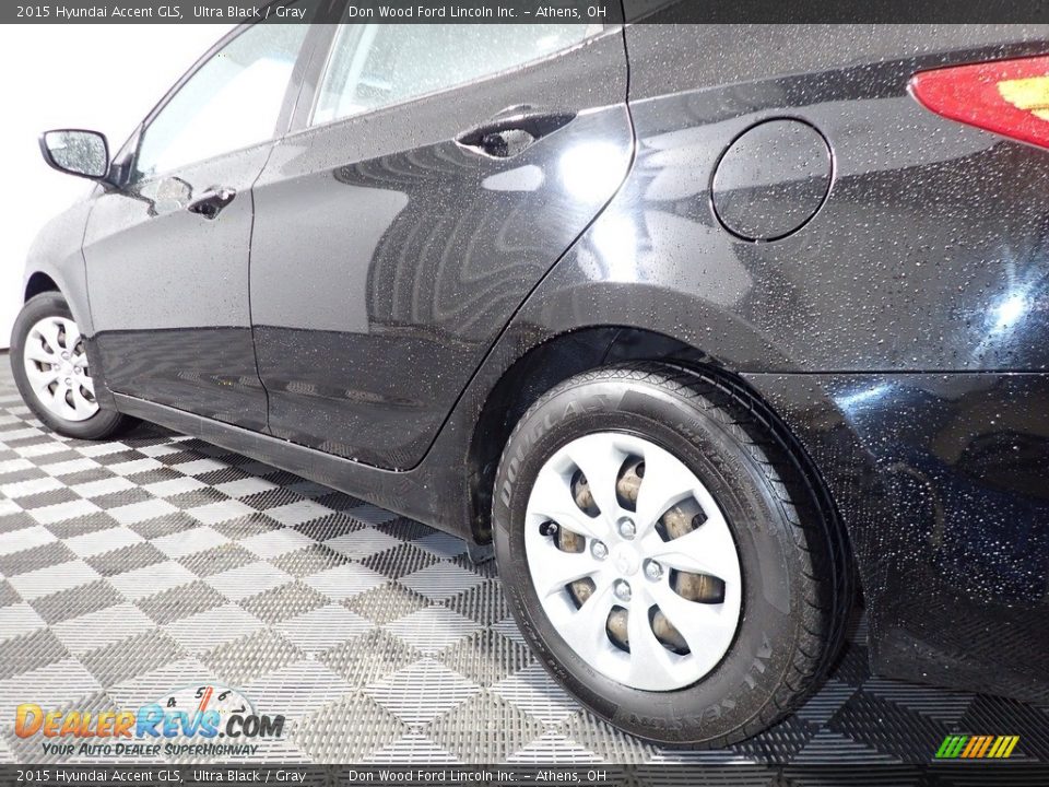 2015 Hyundai Accent GLS Ultra Black / Gray Photo #10