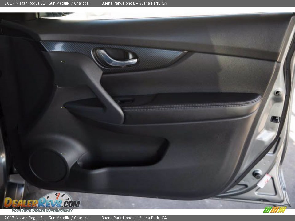 Door Panel of 2017 Nissan Rogue SL Photo #32