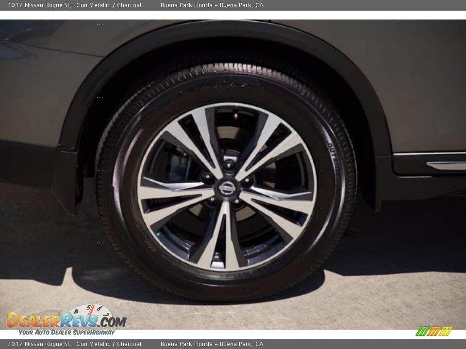 2017 Nissan Rogue SL Wheel Photo #34