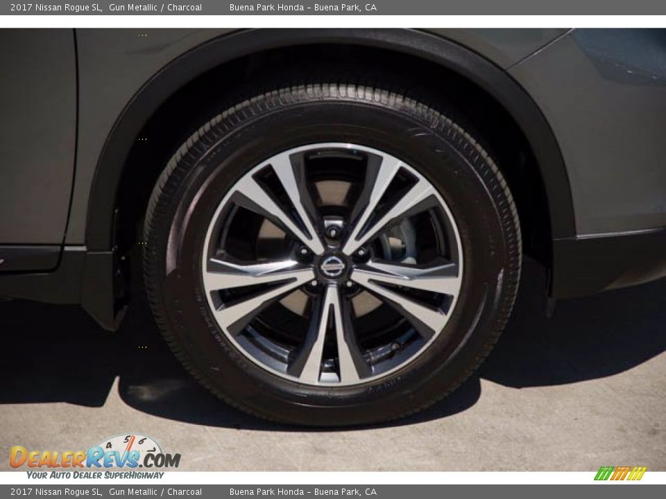 2017 Nissan Rogue SL Wheel Photo #35