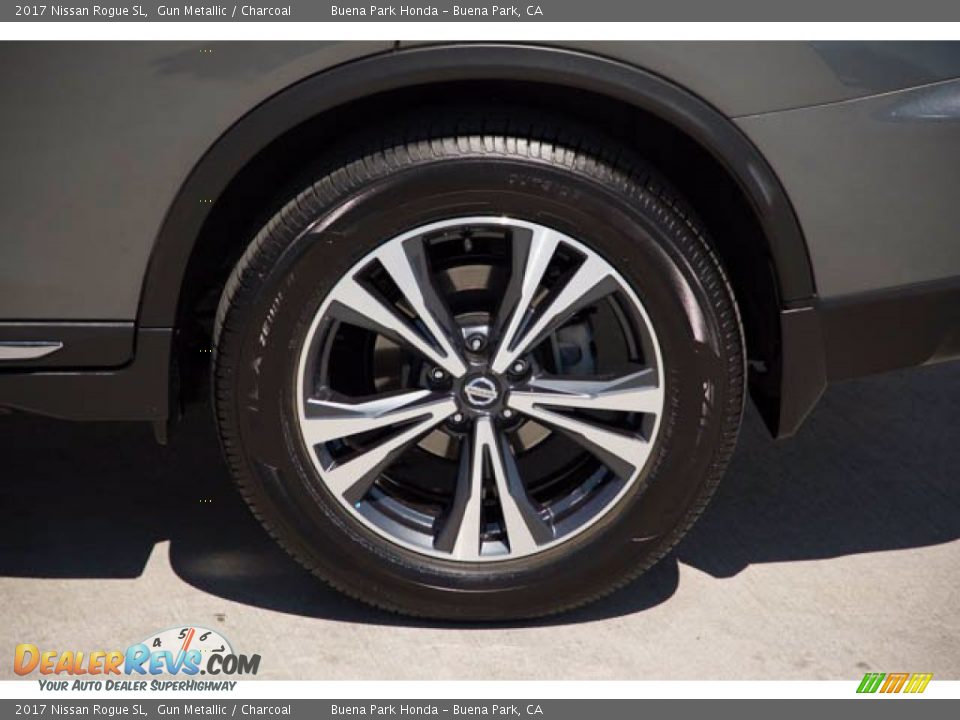 2017 Nissan Rogue SL Wheel Photo #36