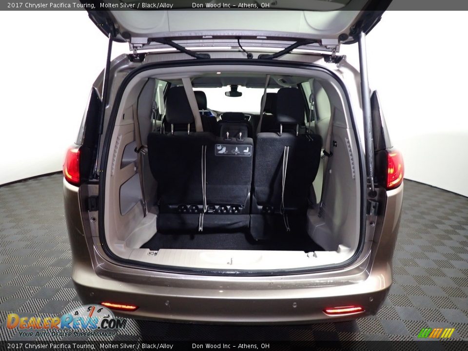 2017 Chrysler Pacifica Touring Molten Silver / Black/Alloy Photo #12