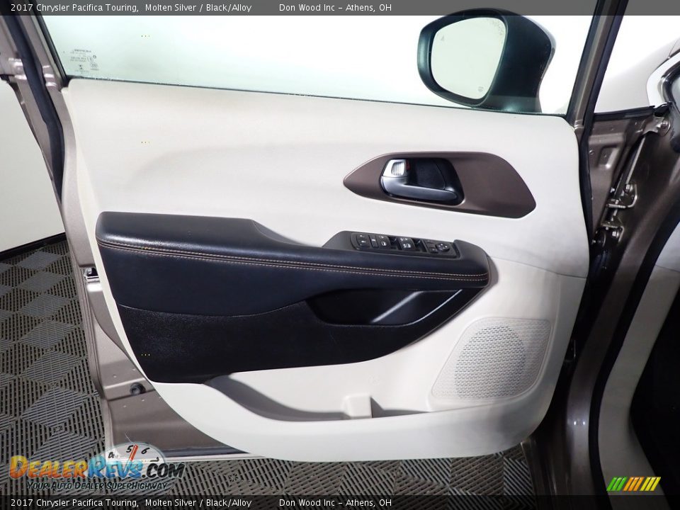 2017 Chrysler Pacifica Touring Molten Silver / Black/Alloy Photo #18