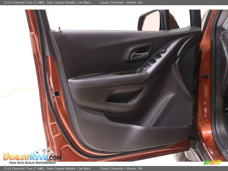 Door Panel of 2019 Chevrolet Trax LT AWD Photo #4