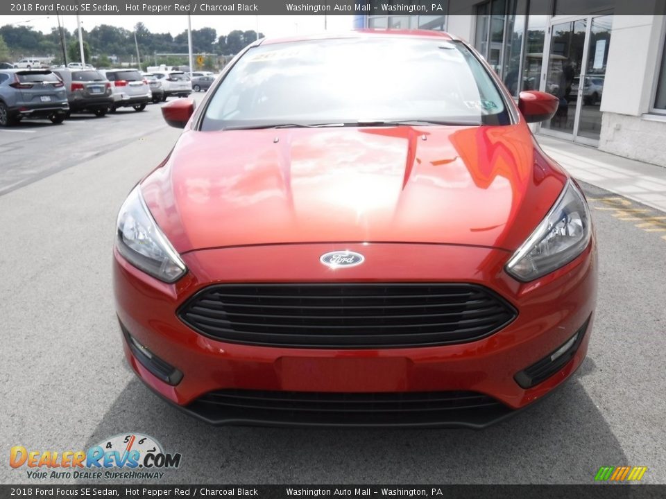 2018 Ford Focus SE Sedan Hot Pepper Red / Charcoal Black Photo #4