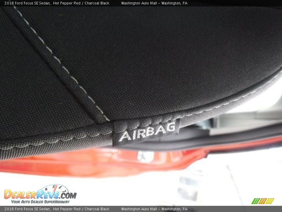 2018 Ford Focus SE Sedan Hot Pepper Red / Charcoal Black Photo #14