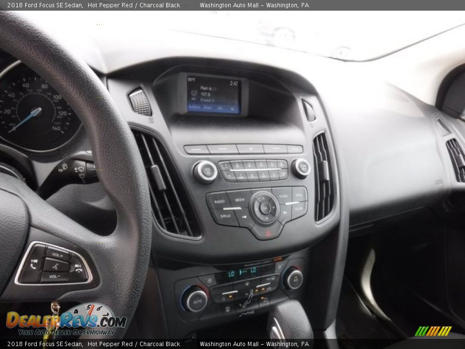 2018 Ford Focus SE Sedan Hot Pepper Red / Charcoal Black Photo #15