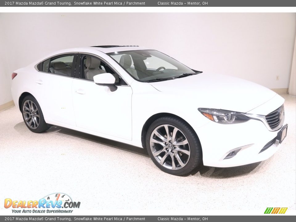 Front 3/4 View of 2017 Mazda Mazda6 Grand Touring Photo #1