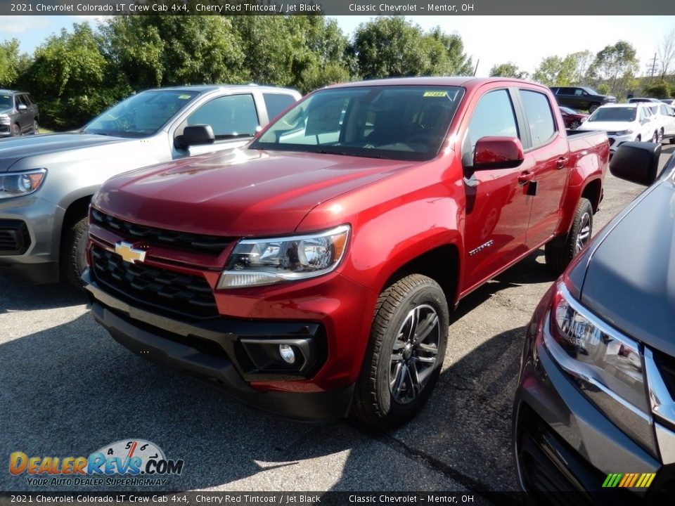 Front 3/4 View of 2021 Chevrolet Colorado LT Crew Cab 4x4 Photo #1