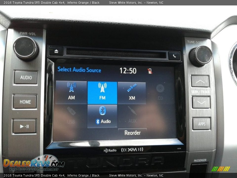 Controls of 2016 Toyota Tundra SR5 Double Cab 4x4 Photo #18