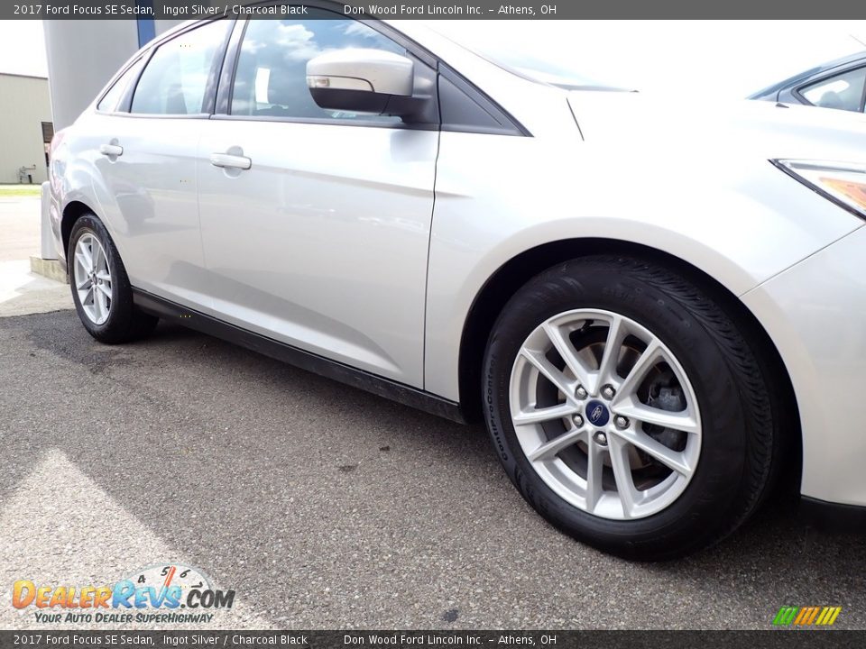 2017 Ford Focus SE Sedan Ingot Silver / Charcoal Black Photo #3