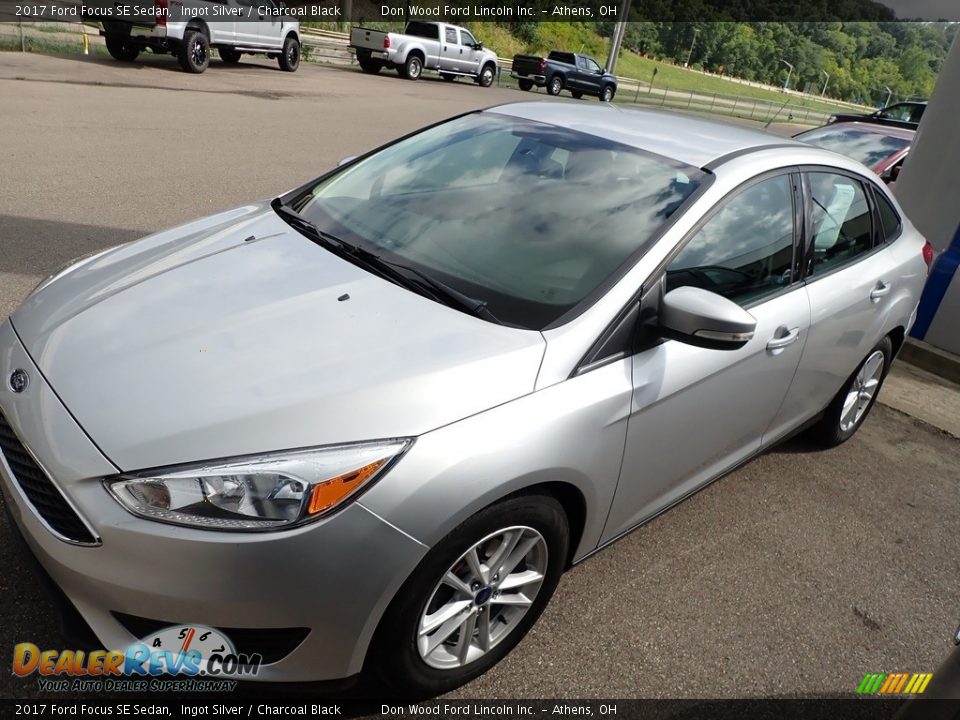 2017 Ford Focus SE Sedan Ingot Silver / Charcoal Black Photo #7