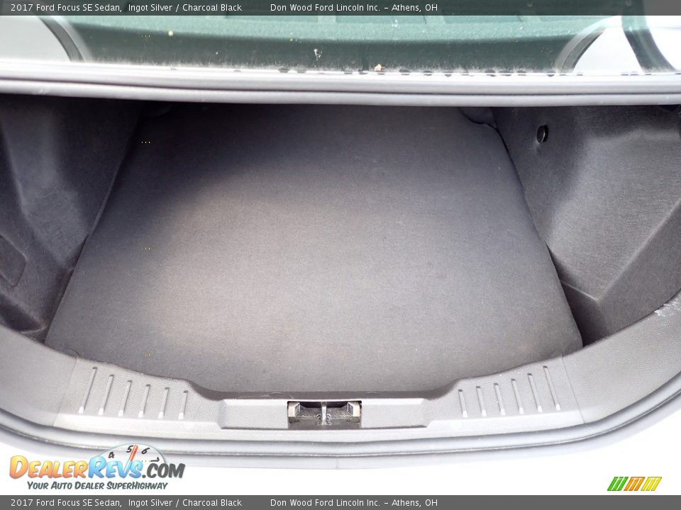 2017 Ford Focus SE Sedan Ingot Silver / Charcoal Black Photo #13