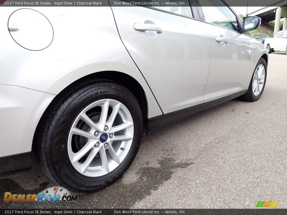 2017 Ford Focus SE Sedan Ingot Silver / Charcoal Black Photo #15